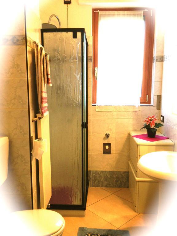 Top Suit Centro - Guest House Brugherio Szoba fotó