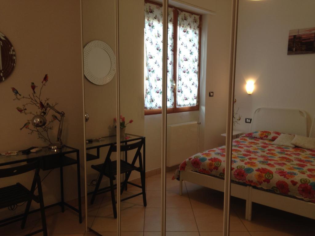 Top Suit Centro - Guest House Brugherio Szoba fotó