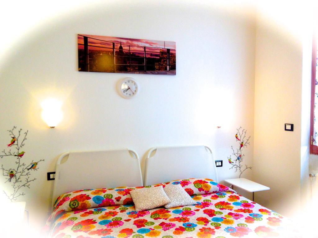 Top Suit Centro - Guest House Brugherio Szoba fotó